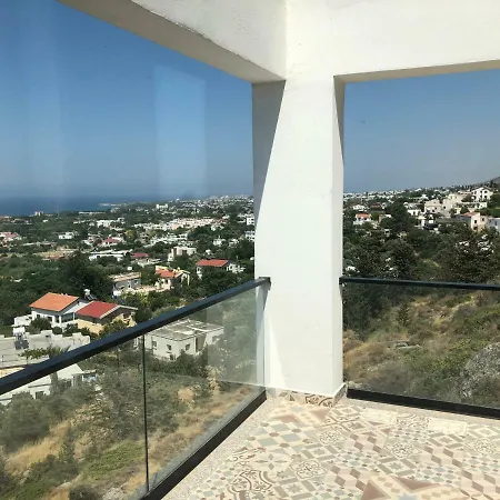 Spectacular In Kyrenia Villa Kerínia