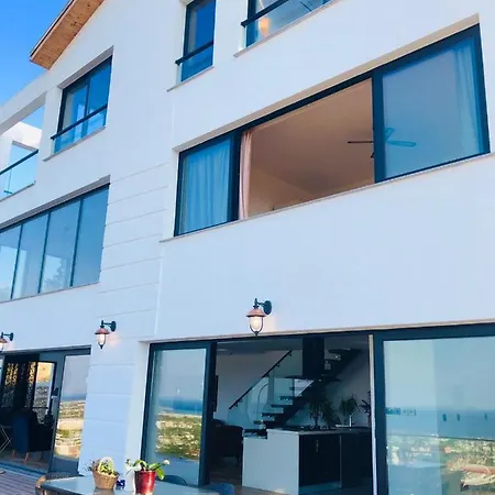 Villa Spectacular In Kyrenia Cirénia